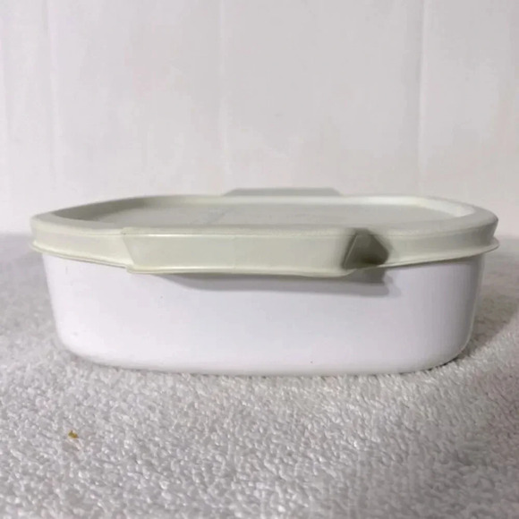 Vintage Corningware Cherry Fruits Pattern Square Casserole With Rubber Tight Lid - Picture 10 of 16